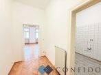 WOHNUNGSEIGENTUM AM STÖBERPLATZ - Sanierungsbedürftige 2 Zimmerwohnung in ansprechender Lage! - Vorzimmer