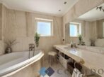Willkommen im Familienparadies – Großzügiges Einfamilienhaus mit Garten, Sauna, Heimwerkstatt und 7 Schlafzimmern in Sollenau - Badezimmer EG