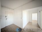 Wohnen nach Wunsch – sanierungsbedürftige 3-Zimmer-Wohnung mit Loggia und Stellplatz - Vorzimmer