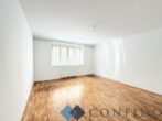 HOFZEILE - Großzügige 2 Zimmerwohnung mit Balkon in ansprechender Lage! - Schlafzimmer