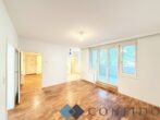 HOFZEILE - Großzügige 2 Zimmerwohnung mit Balkon in ansprechender Lage! - Wohnzimmer