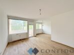 Großartig geschnittene 3 Zimmerwohnung mit Loggia und Grünblick - Wohnzimmer