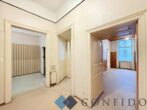 Sanierungsbedürftige 3 Zimmer Altbauwohnung mit Potenzial in der Clusiusgasse! - Blick