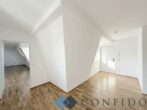 Traumhafte Dachgeschoßwohnung mit herrlichem Balkon, Fernblick und absoluter Ruhe! - Vorraum