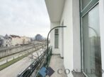 Großzügige 4 Zimmer Altbauwohnung mit verglaster Veranda und Balkon! - Balkon